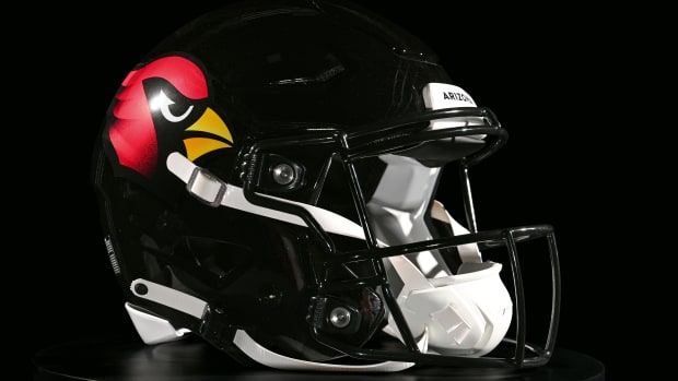 AZC_AlternateHelmet_1